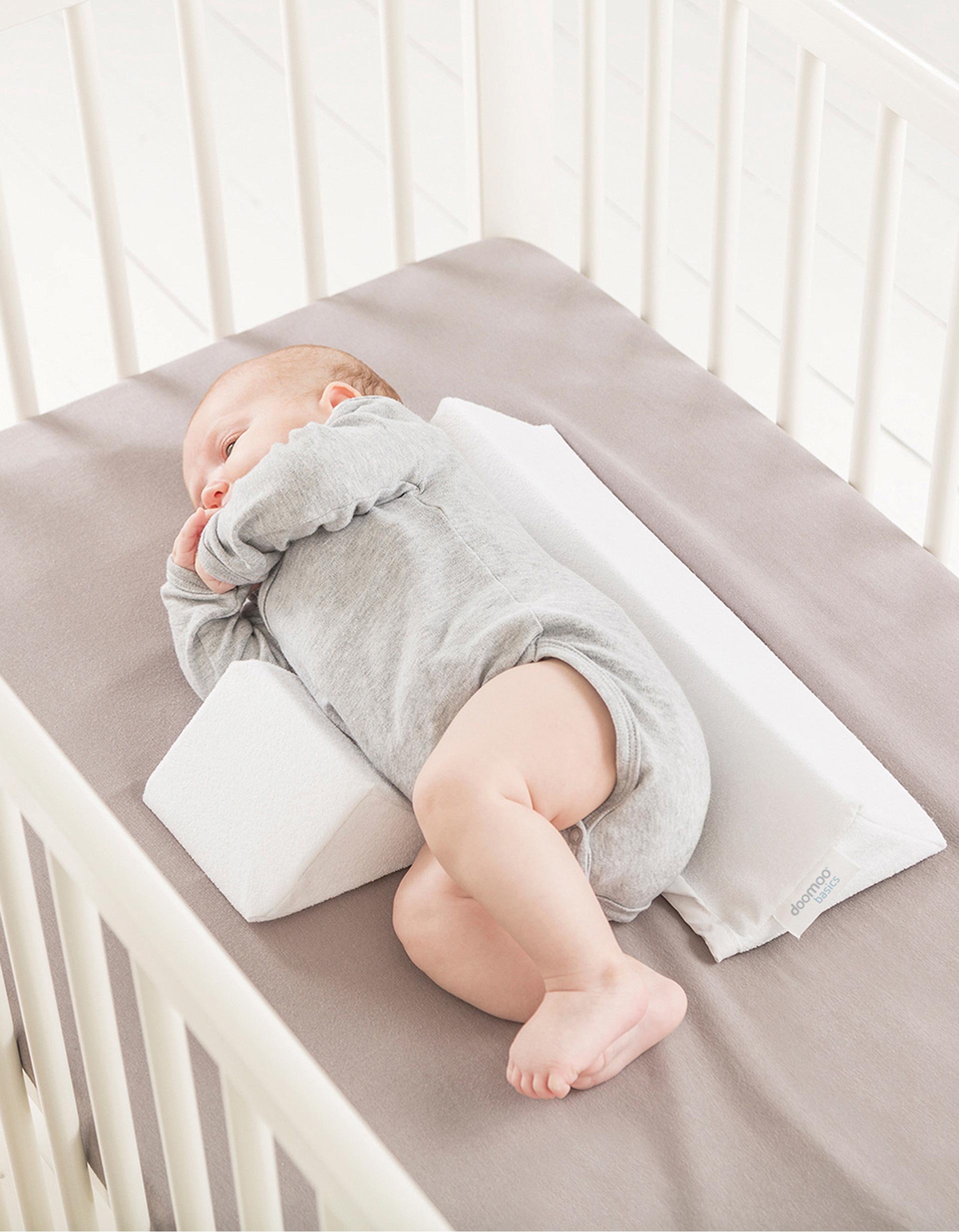 BABY SLEEP LATERAL