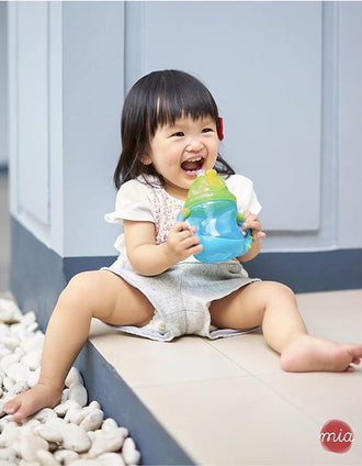 Vaso de aprendizaje con pajita 240 ml 12m+ Nuby