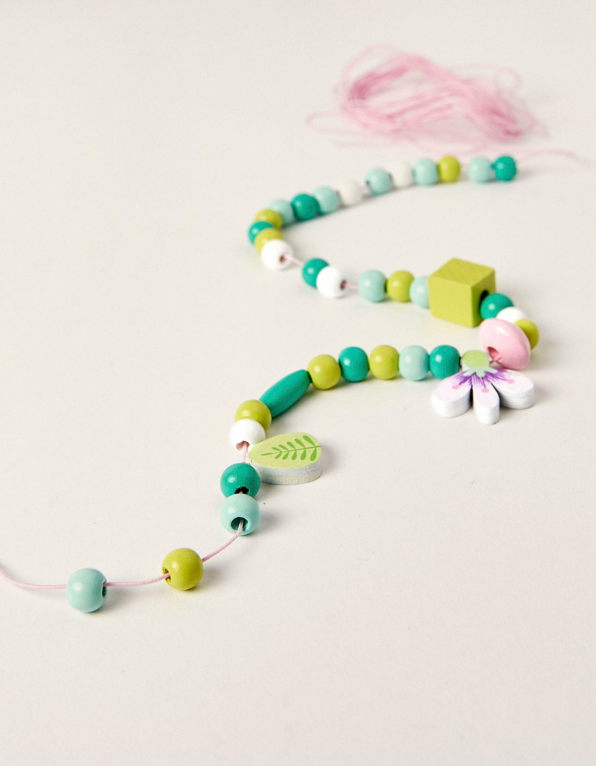 Conjunto Faz A Tua Pulseira Flores E Folhas Djeco 4A+