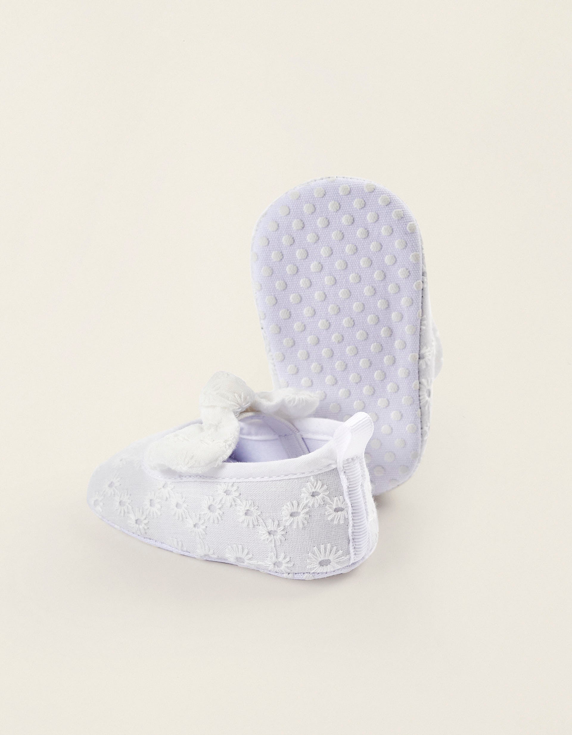 Ballerines avec Nœuds et Broderie Anglaise pour Nouveau-Né, Blanc